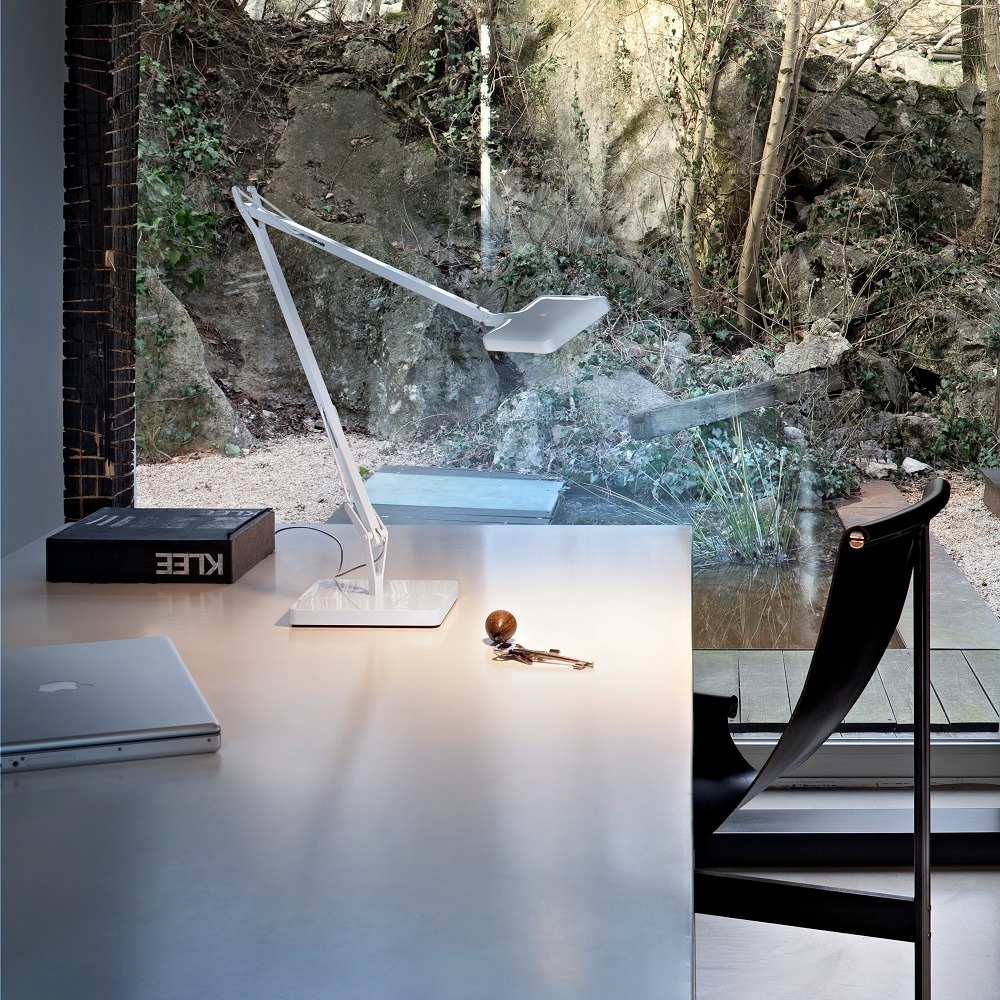 Flos Kelvin LED Table Lamp Green Mode in White Flos Kelvin LED Table Lamp Green Mode in White