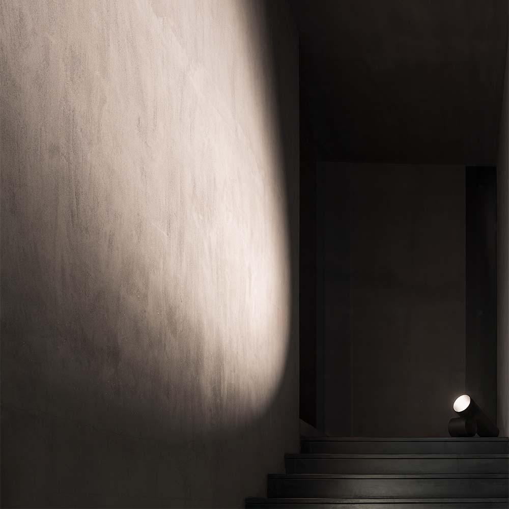 Flos Sawaru Floor Lamp in Black Flos Sawaru Floor Lamp in Black