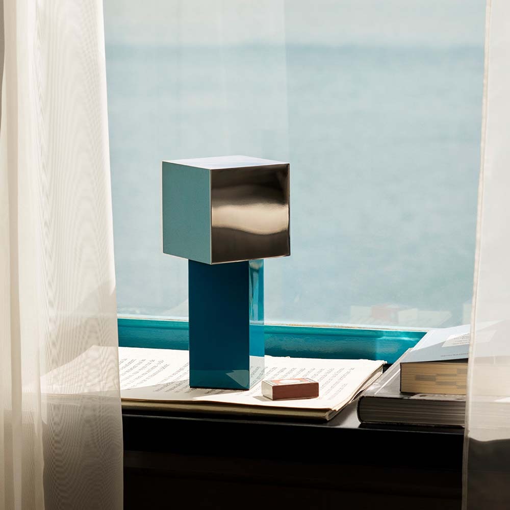 Pivot ATD7 Situ Blue_Silver_Off Window.jpg Pivot ATD7 Situ Blue_Silver_Off Window.jpg