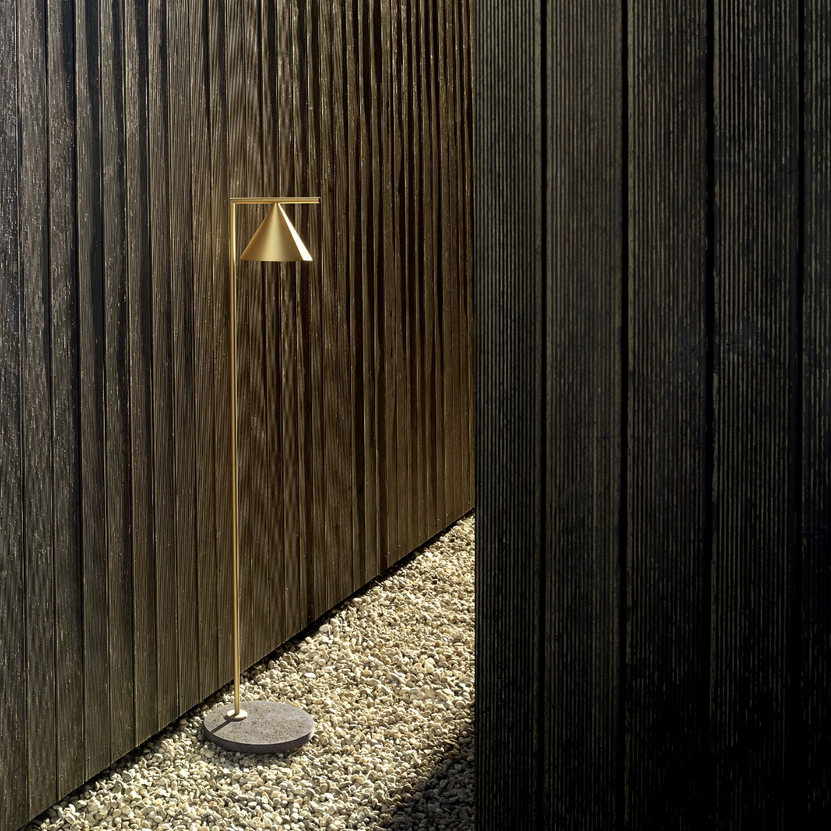 Captain Flint Outdoor_ ph Tommaso Sartori_brass.jpg Captain Flint Outdoor_ ph Tommaso Sartori_brass.jpg