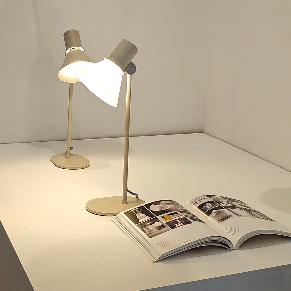 Anglepoise Type 80 in Pale Putty Anglepoise Type 80 in Pale Putty