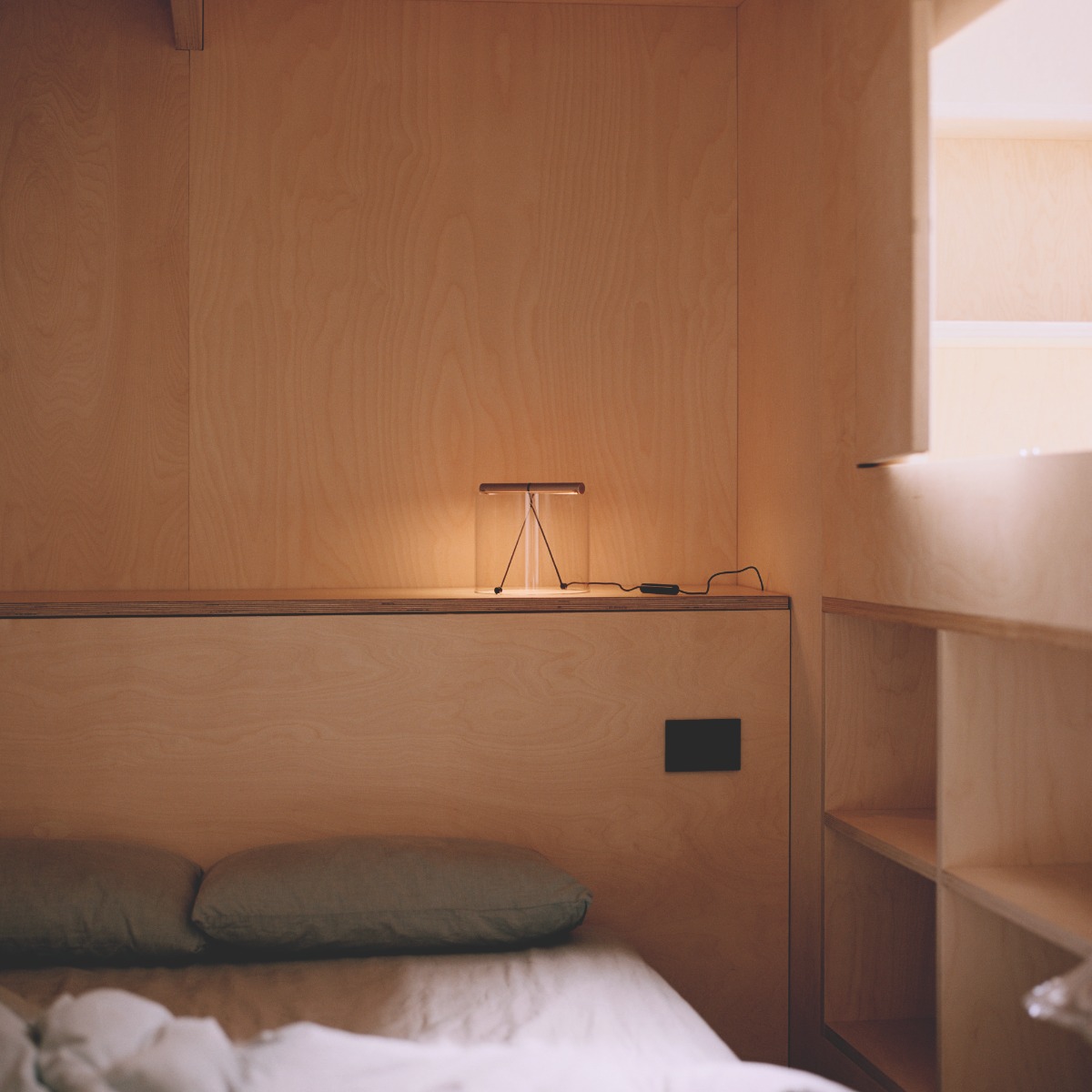 To Tie_T1_anodised aluminium_ph Bea De Giacomo1.jpg To Tie_T1_anodised aluminium_ph Bea De Giacomo1.jpg