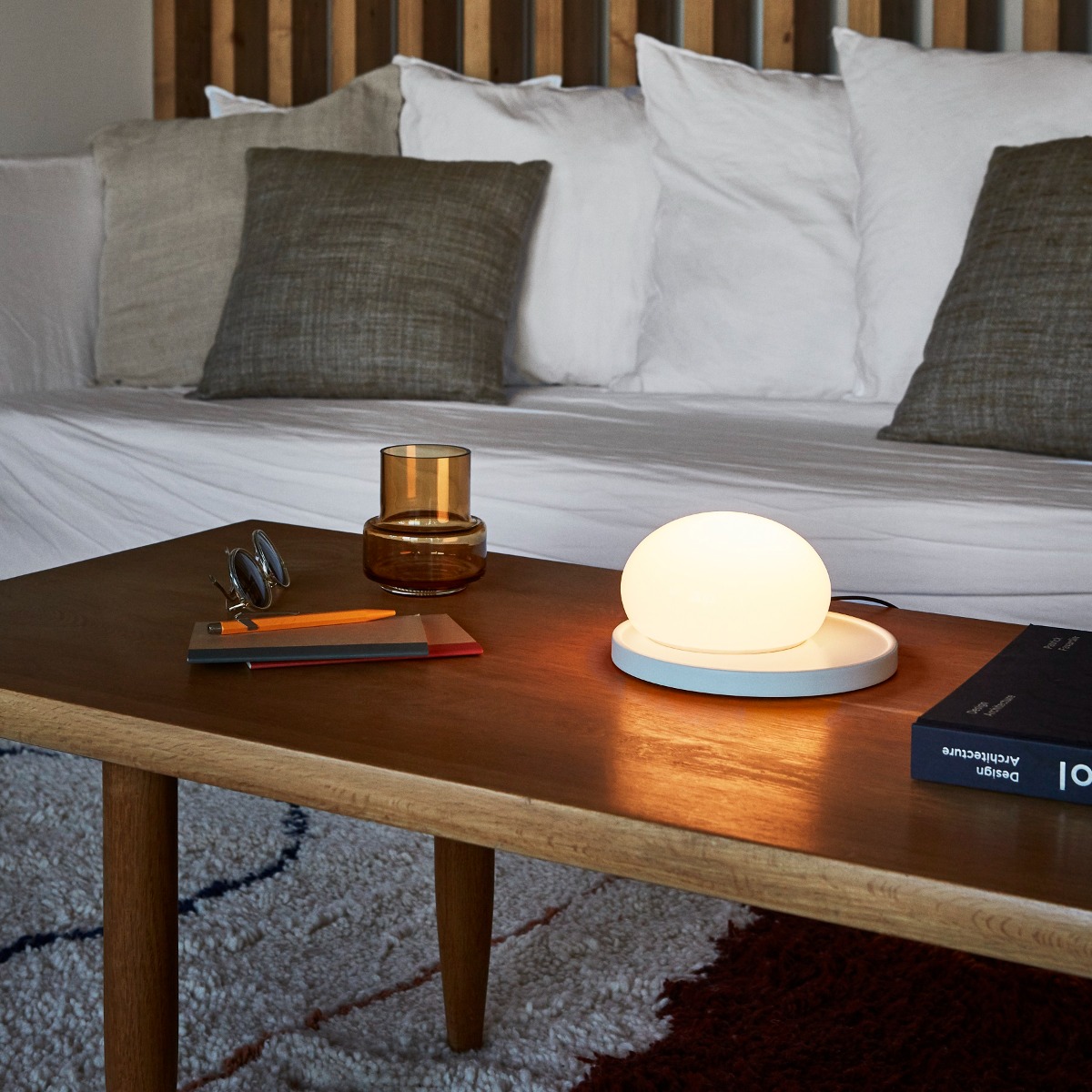 MARSET_HR_BOLITA WHITE_BY THE SOFA.jpg MARSET_HR_BOLITA WHITE_BY THE SOFA.jpg