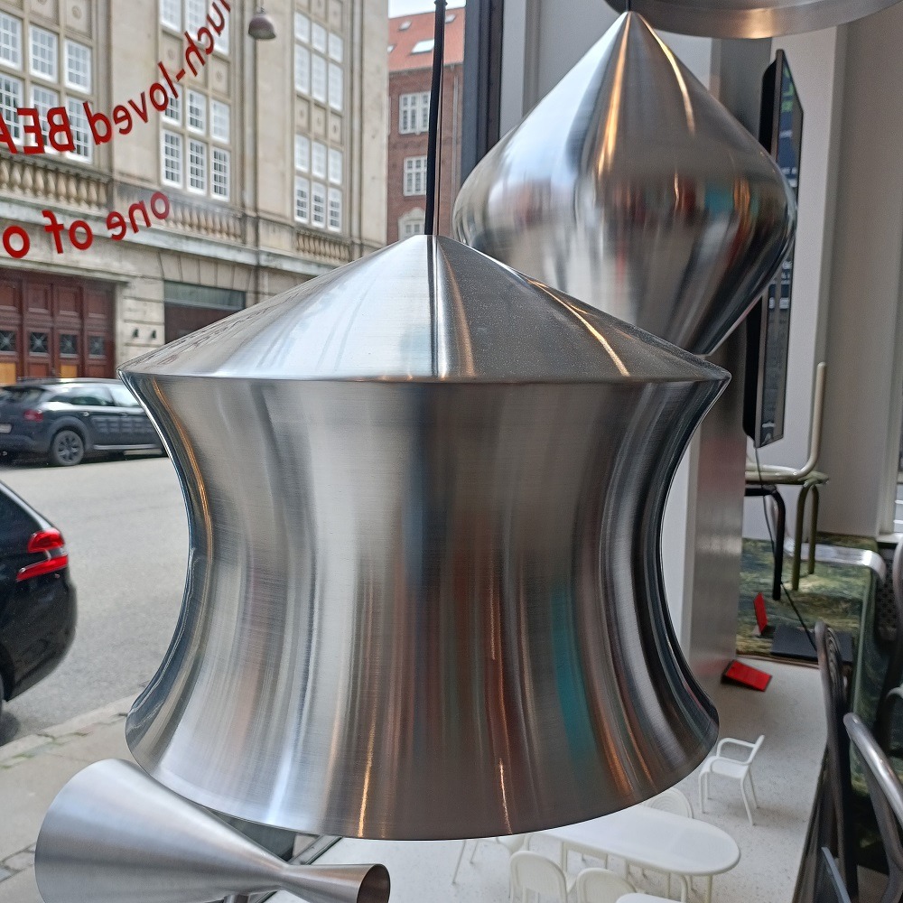 Tom Dixon Unbeaten Waist Pendant Tom Dixon Unbeaten Waist Pendant