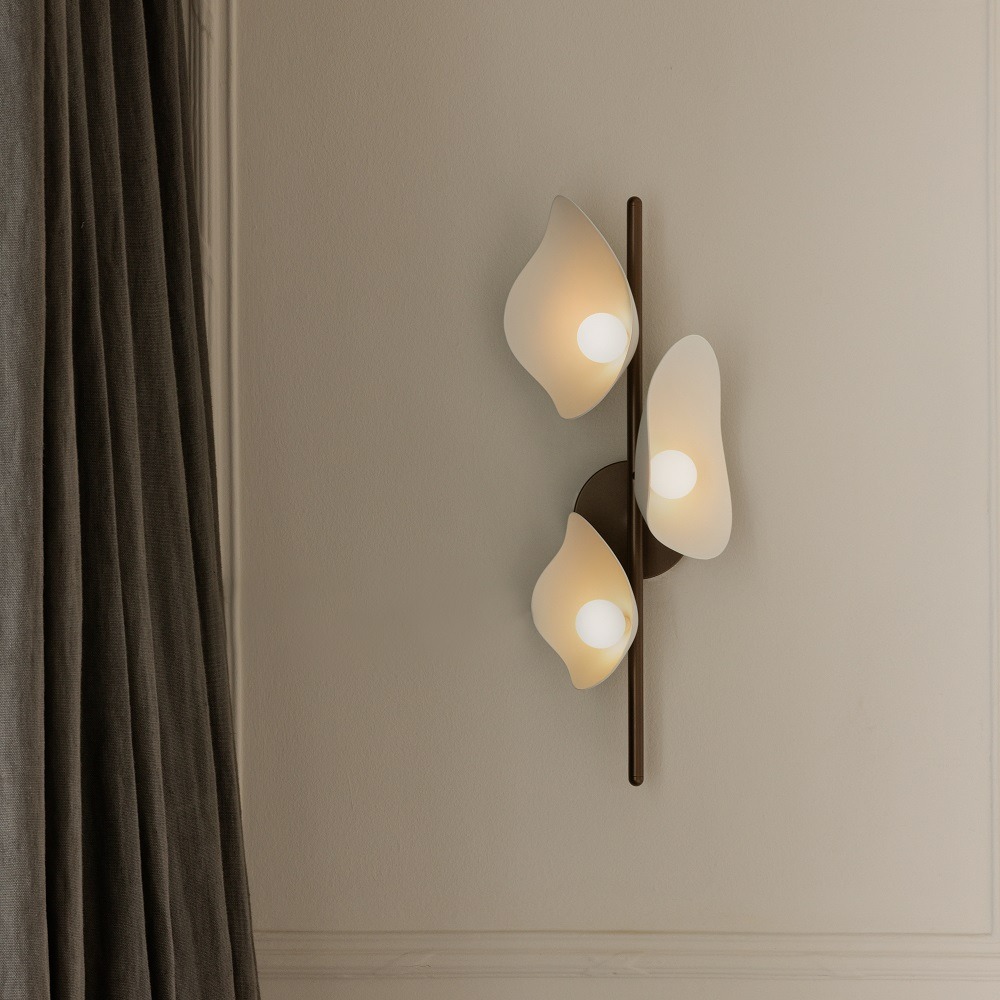 Nuura Florii 3 Wall Light Nuura Florii 3 Wall Light