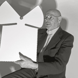 Mario Bellini / Image Credits: Flos