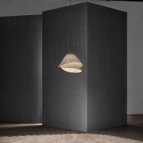 a-emotional light Tempo Vivace on black background