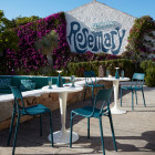 Kartell Camomille LED Portable Lamp Lifestyle Poolside