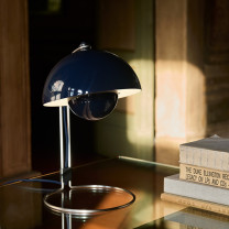 Steel Blue &Tradition Flowerpot VP4 Table Lamp